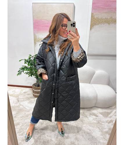 Parka negra animal print